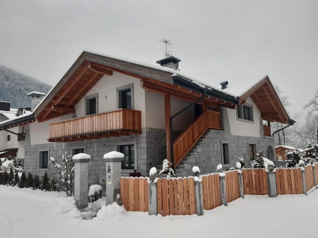 B&B Casa Il Sasso Pinzolo Exterior photo